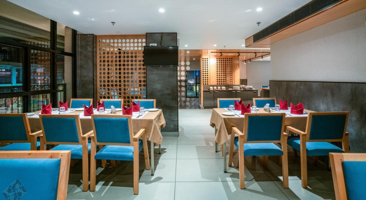 Townbridge Hotels & Suites Kochi Εξωτερικό φωτογραφία