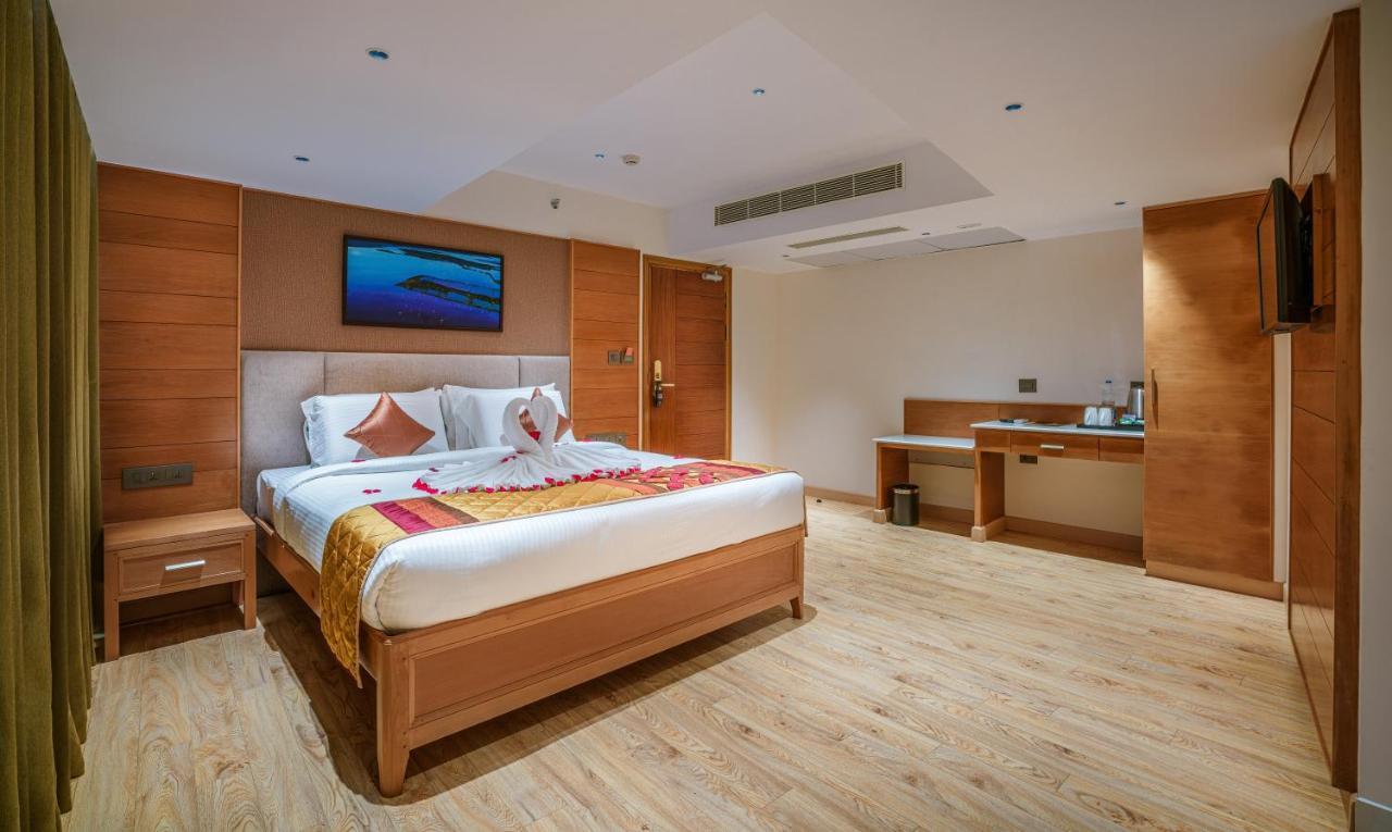 Townbridge Hotels & Suites Kochi Εξωτερικό φωτογραφία