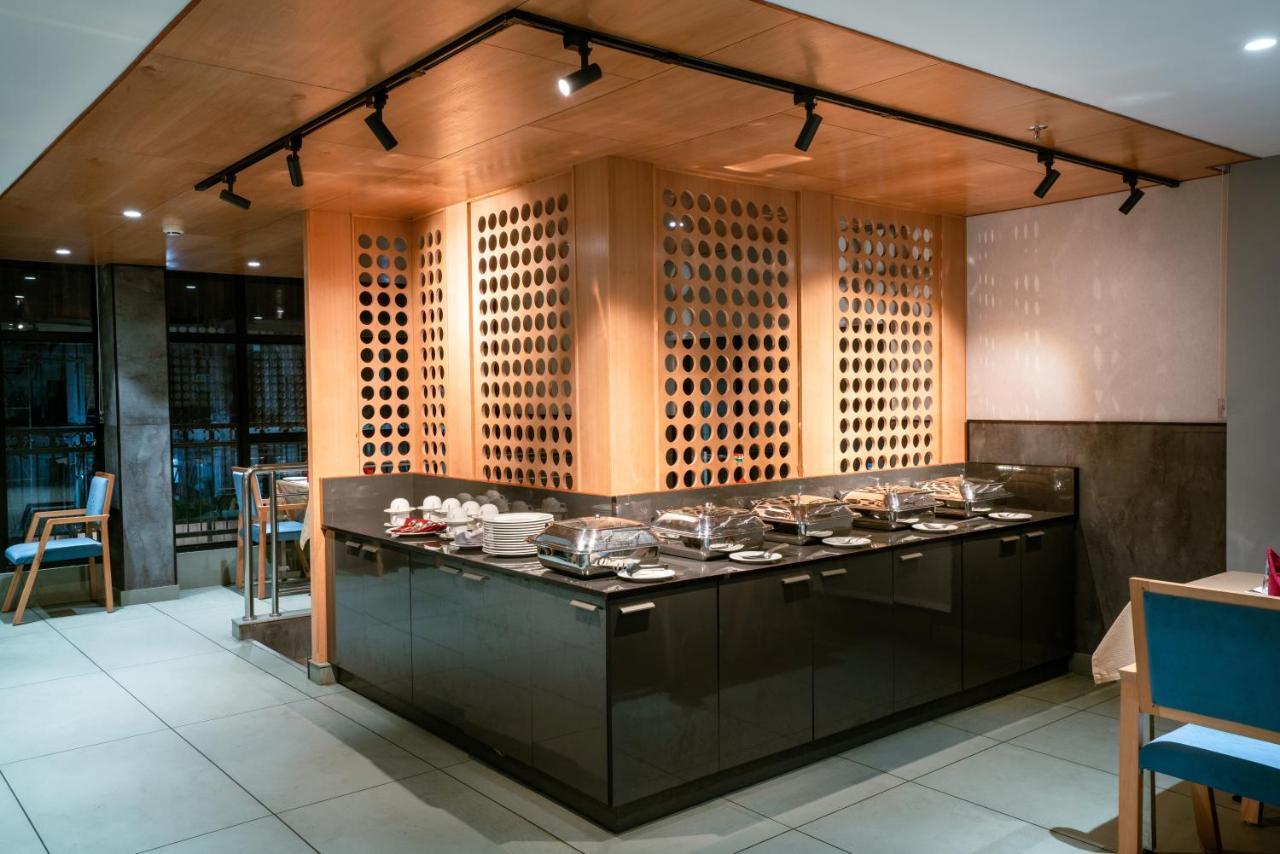 Townbridge Hotels & Suites Kochi Εξωτερικό φωτογραφία