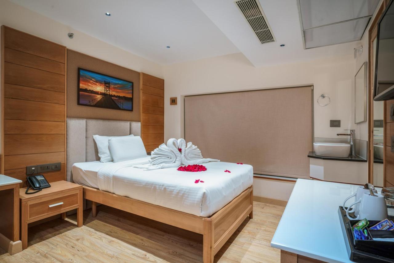Townbridge Hotels & Suites Kochi Εξωτερικό φωτογραφία